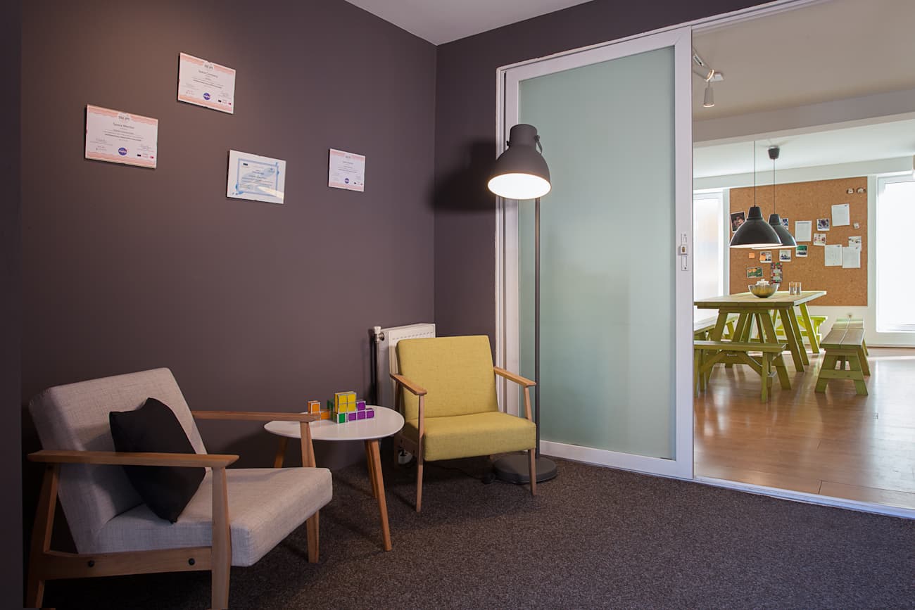 Shtëpi/Objekt biznesi për qira/shitje — Taftalixhë 1, Rr. Varshavska , SHKUP - Thumbnail 2